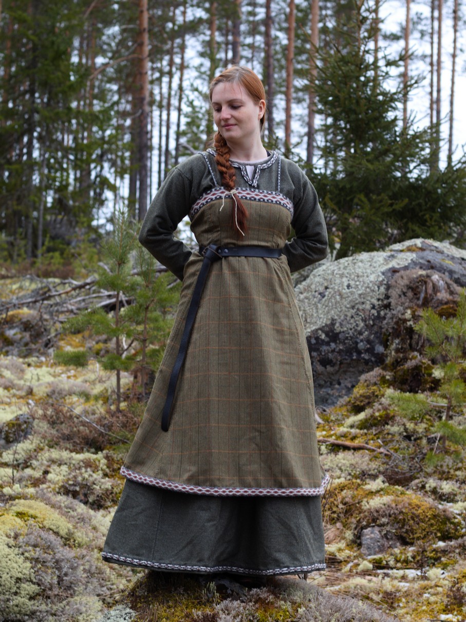 Viking Woolen Dress – Fjalladis